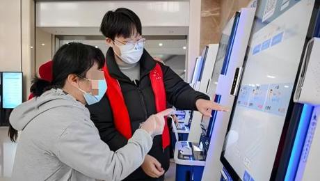 南昌航空大学土木与交通学院“砼”行志愿服务队走进医院开展学雷锋志愿服务活动